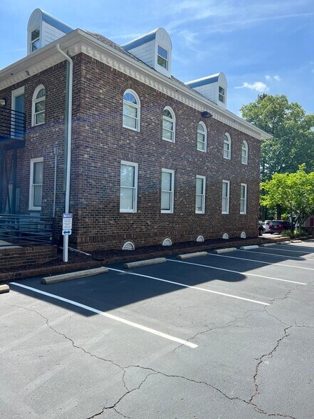 More Photos Of 7412 Chapel Hill Rd, Raleigh Office For Lease
