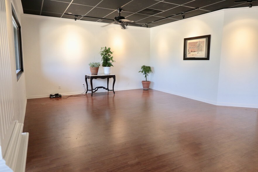 More Photos Of 2909 Lackland Rd, Fort Worth Medical For Lease