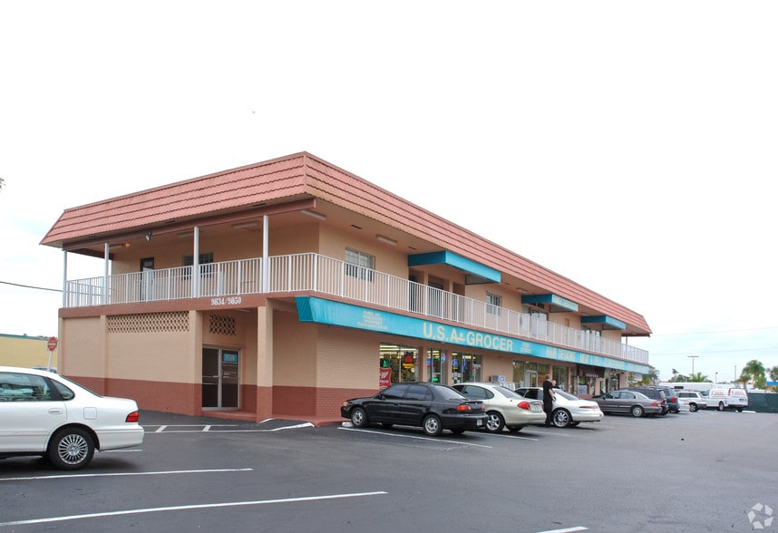 More Photos Of 9834-9850 Sandalfoot Blvd, Boca Raton Restaurant For Lease