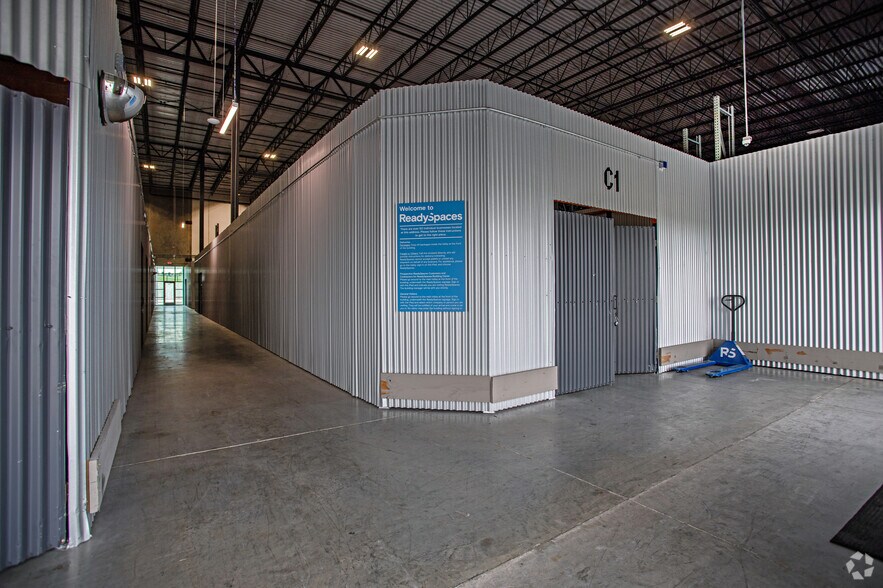 More Photos Of 2700 Louis Henna Blvd, Round Rock Warehouse For Lease