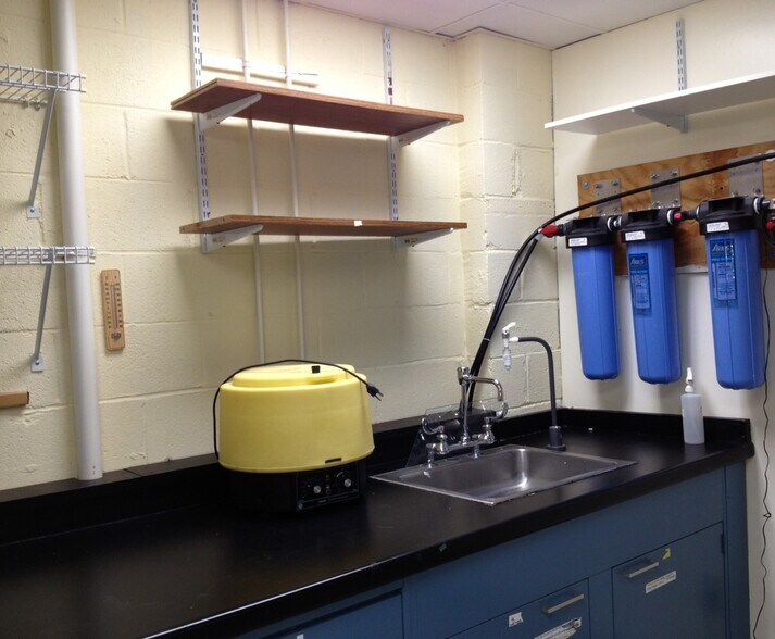 More Photos Of 7822-7860 Beechcraft Ave, Gaithersburg Light Manufacturing For Sale