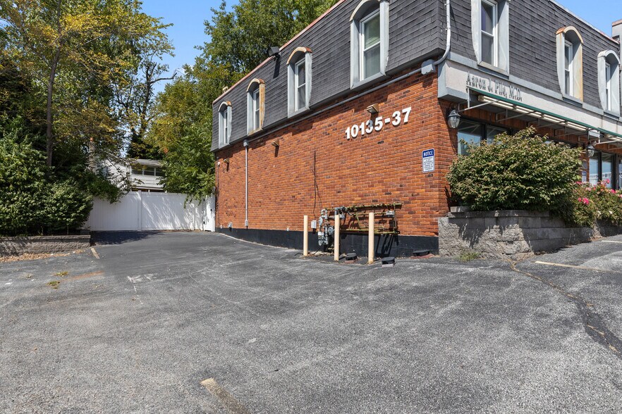 More Photos Of 10131-10137 West Florissant Ave, Saint Louis Office For Sale