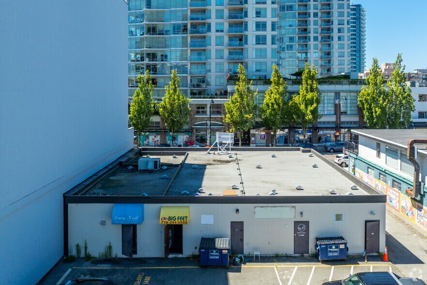 More Photos Of 1468 Johnston Rd, White Rock Storefront For Sale