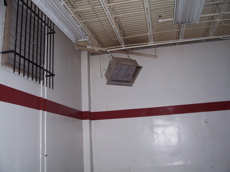 More Photos Of 4560 S Federal Blvd, Englewood Auto Repair For Sale