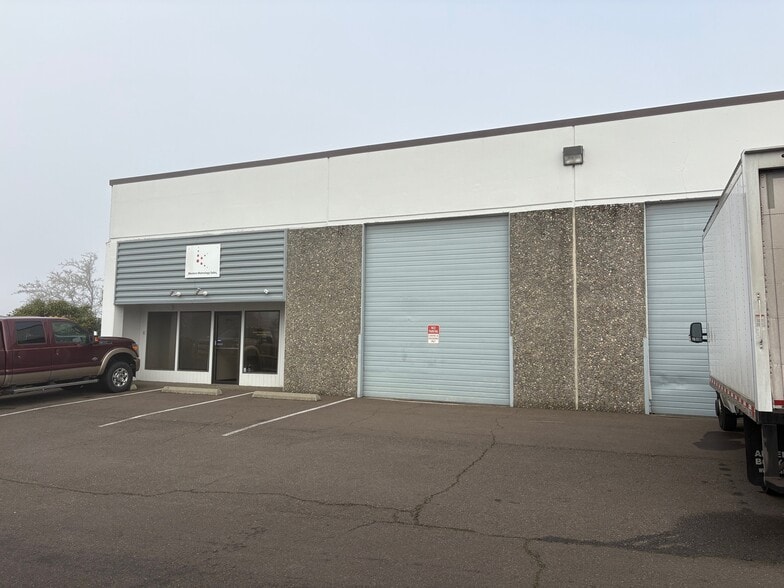More Photos Of 28170 SW Boberg Rd, Wilsonville Warehouse For Lease
