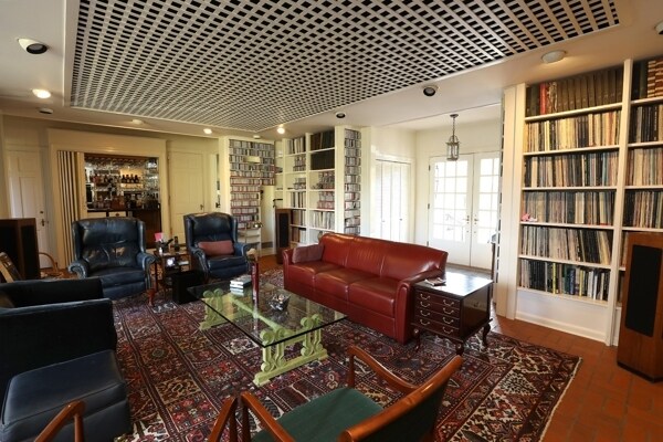 More Photos Of 600 Crockett Cir, Paris Specialty For Sale