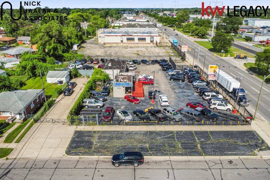 Primary Photo Of 21101 W 8 Mile Rd, Detroit Auto Dealership For Sale