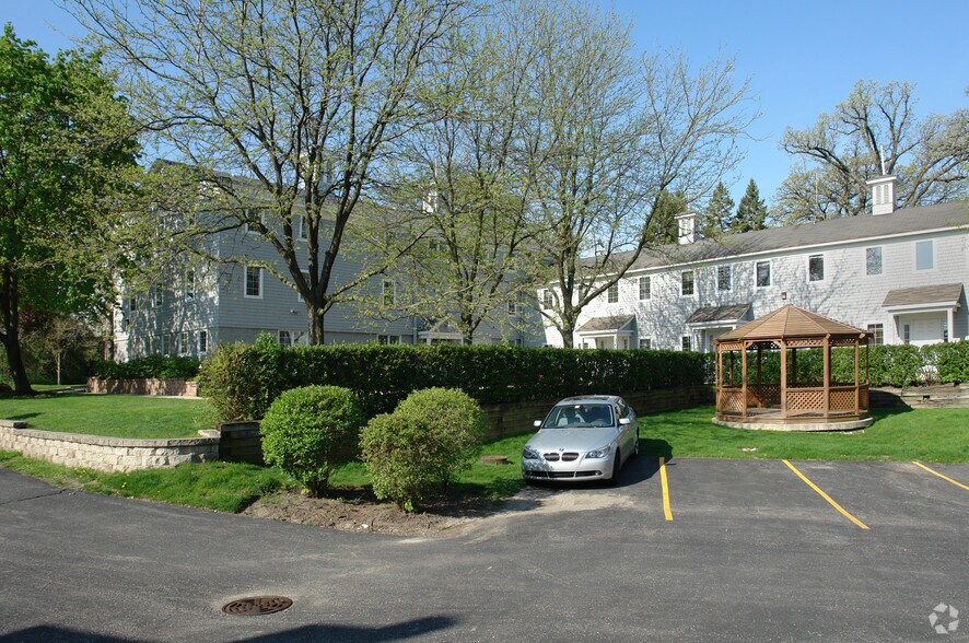 More Photos Of 475 River Bend Rd, Naperville Office For Lease