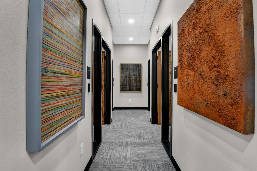 More Photos Of 203 N Main St, Weatherford Storefront Retail Office For Lease