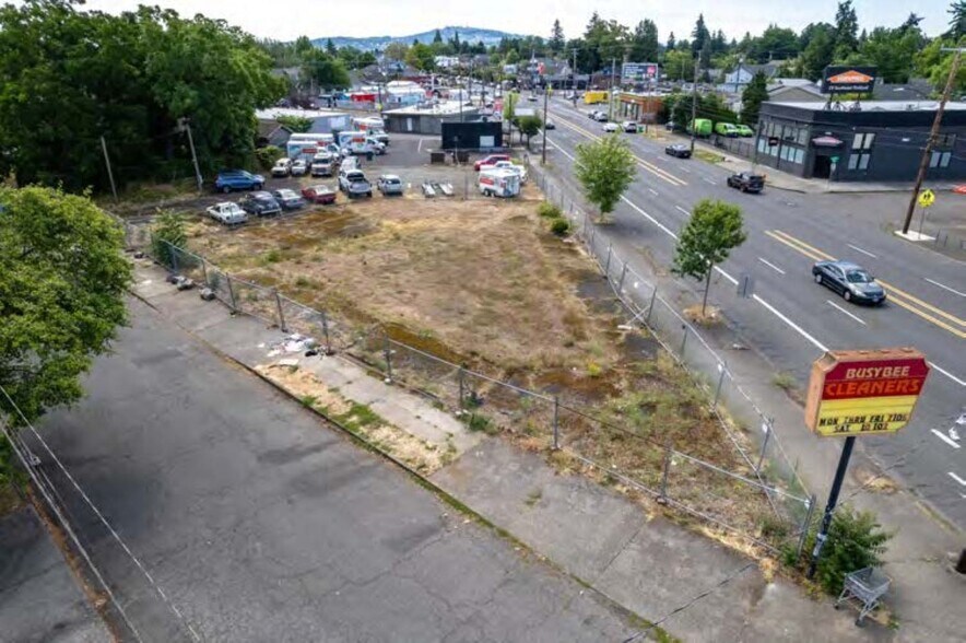 More Photos Of 5150 SE Lafayette St, Portland Land For Lease