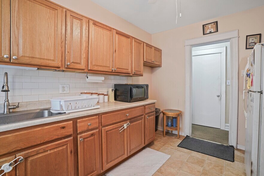 More Photos Of 6046 Putnam Ave, Ridgewood Apartments For Sale