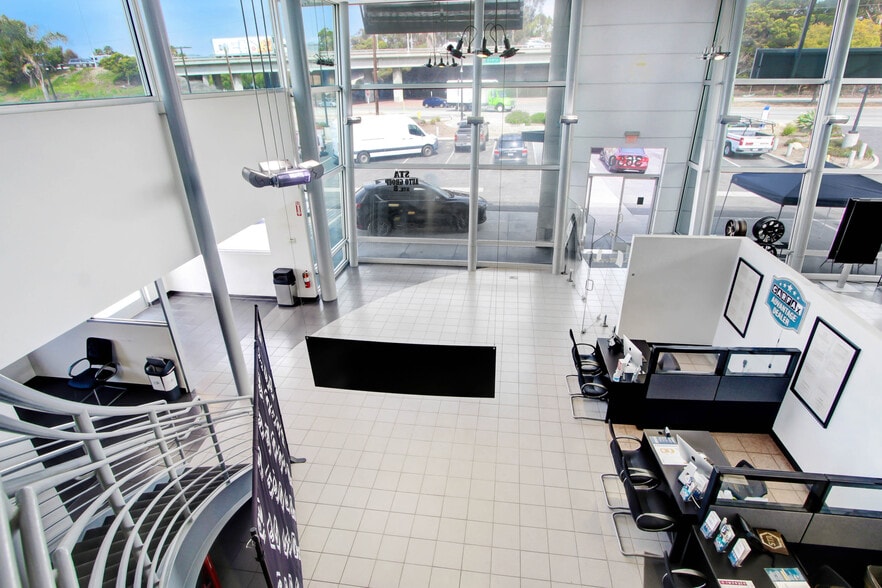 More Photos Of 3650 E Main St, Ventura Auto Dealership For Lease