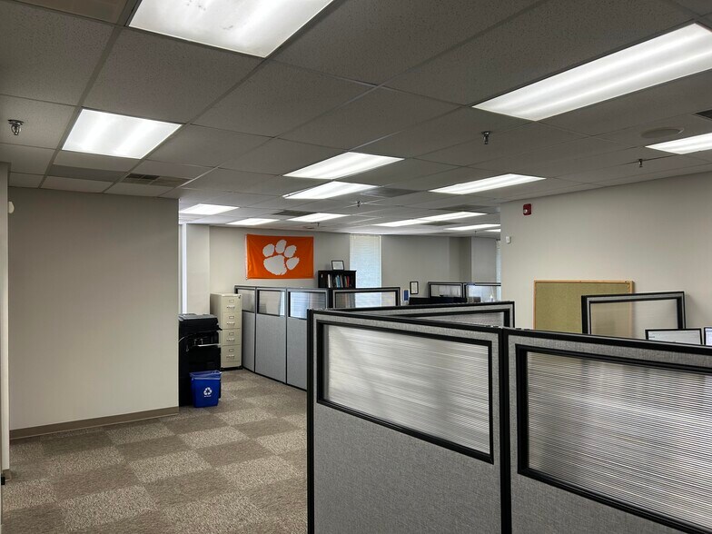 More Photos Of 603 High Tech Ct, Greer Research And Development For Lease