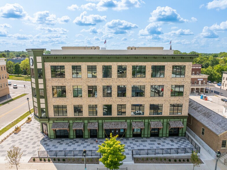 More Photos Of 705 Genesee St, Delafield Office For Lease