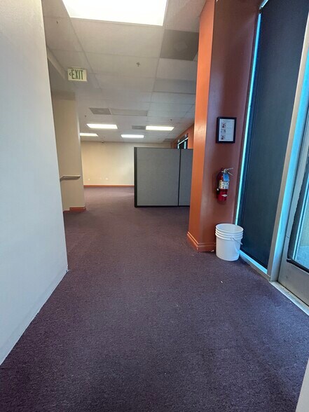 More Photos Of 28294-28310 Constellation Rd, Valencia Light Distribution For Sale