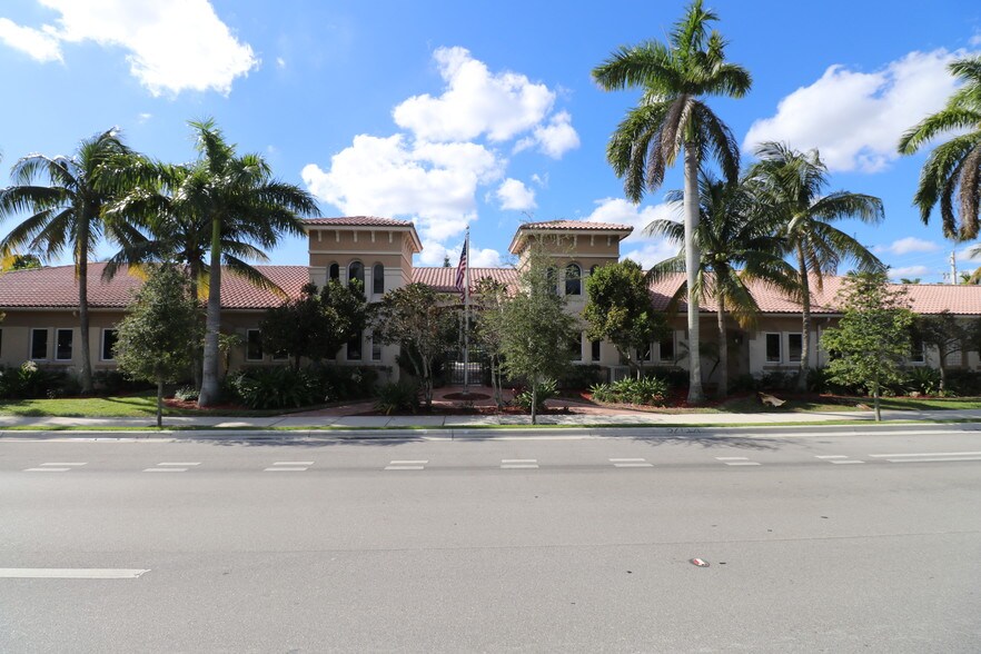 More Photos Of 650-660 E Hillsboro Blvd, Deerfield Beach Loft Creative Space For Lease