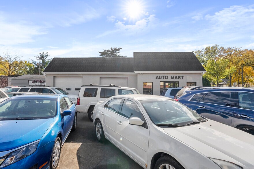 More Photos Of 4201 E Lake St, Minneapolis Auto Dealership For Sale
