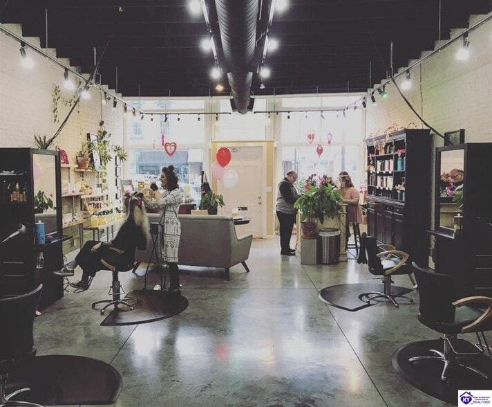 More Photos Of 130 E Main St, Campbellsville Storefront Retail Office For Sale