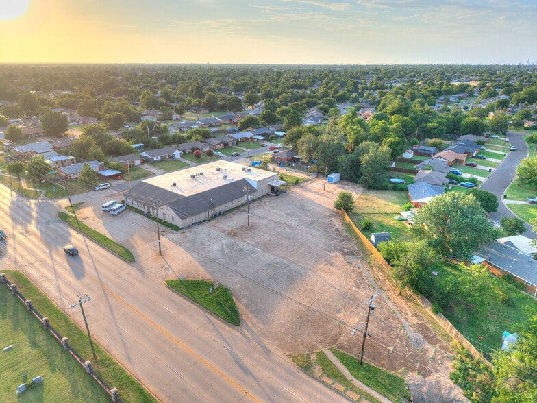 More Photos Of 809 SW 4th St, Moore Religious Facility For Sale
