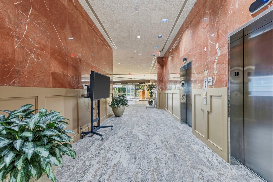 More Photos Of 10159 E 11th St, Tulsa Office For Lease