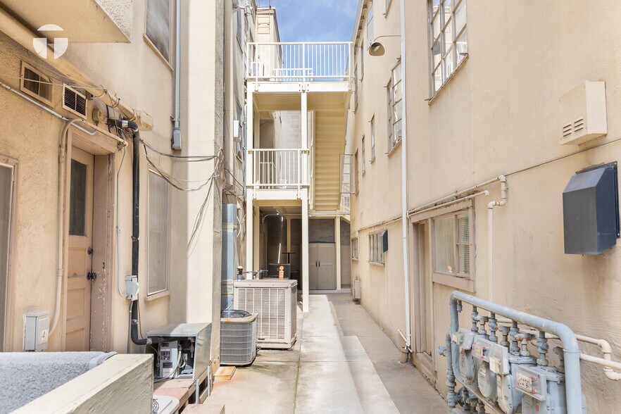 More Photos Of 916-926 22nd St, Sacramento Apartments For Sale