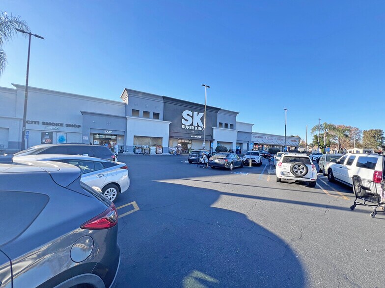 More Photos Of 7221-7239 Van Nuys Blvd, Van Nuys Unknown For Lease