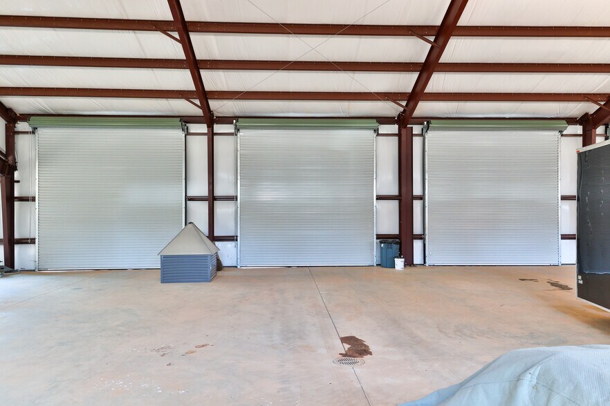 More Photos Of 2224 Gumlog Rd, Lavonia Light Manufacturing For Sale