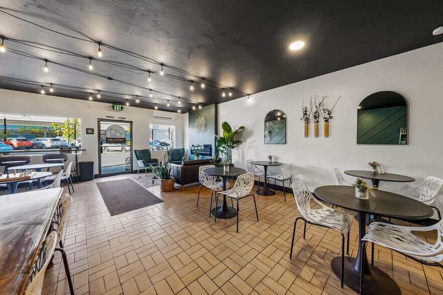 More Photos Of 239 SE G St, Grants Pass General Retail For Sale