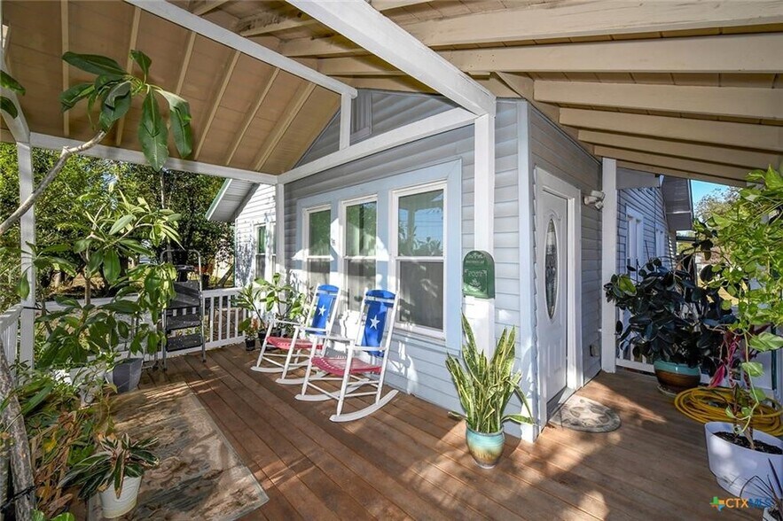 More Photos Of 1440 Business 35 Ave, New Braunfels Office For Sale