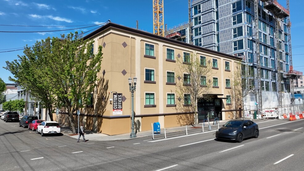 Primary Photo Of 819 SE Morrison St, Portland Medical For Lease