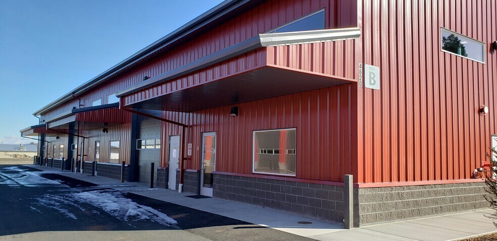 More Photos Of 4620 SW 23rd St, Redmond Warehouse For Lease