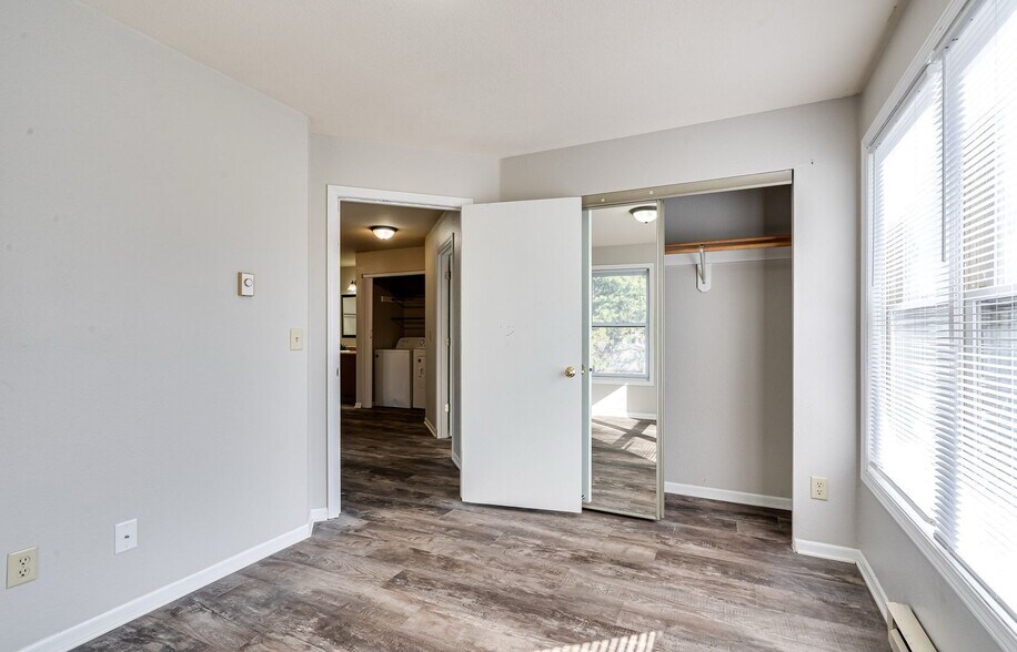 More Photos Of 825-835 Wisconsin St, Oshkosh Apartments For Sale