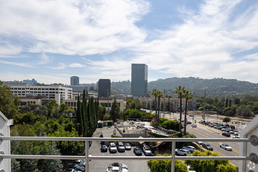 More Photos Of 4130 Cahuenga Blvd, Toluca Lake Office For Sale