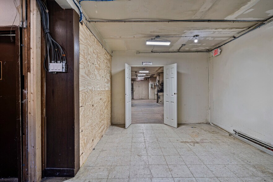 More Photos Of 28 Lawrence St, Spring Valley Industrial For Sale