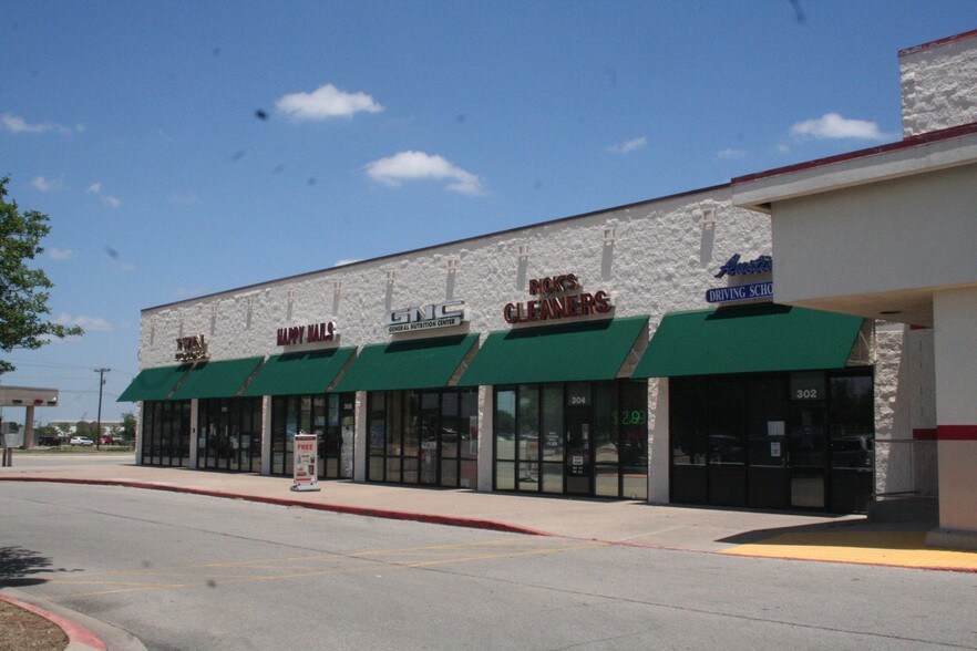 More Photos Of 850 N Bell Blvd, Cedar Park Unknown For Lease