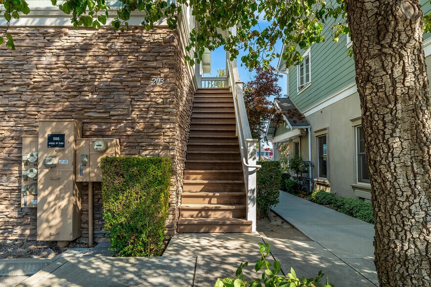 More Photos Of 593 Avenue Of Flags, Buellton Apartments For Sale