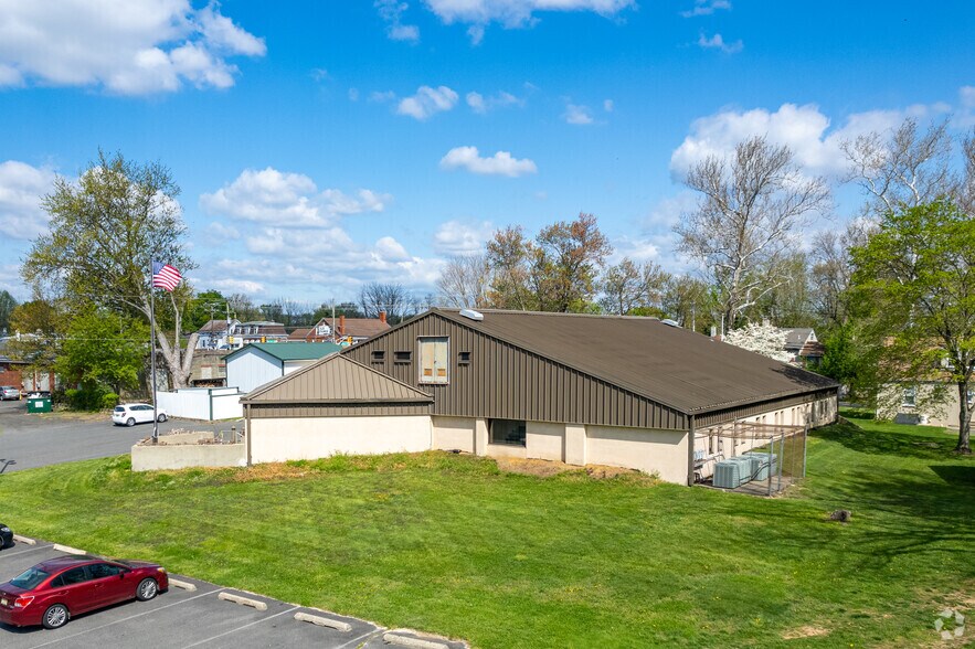 Primary Photo Of 24548 E Main St, Columbus Medical For Lease