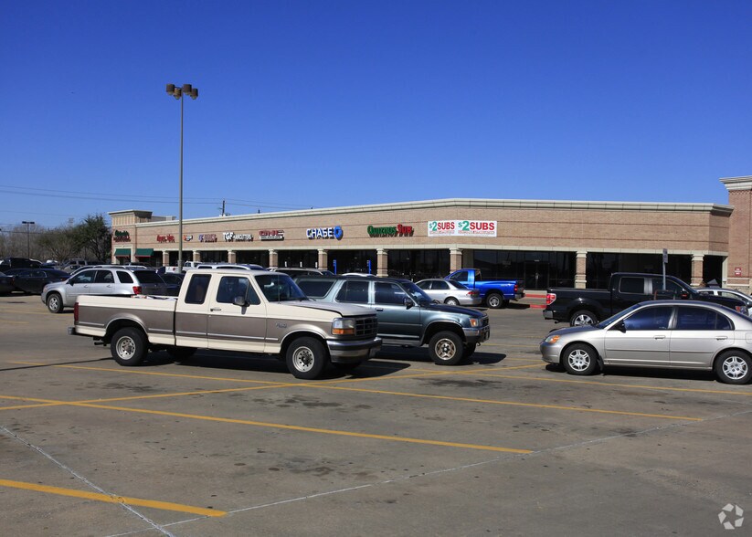 More Photos Of 1400-1438 W Fairmont Pky, La Porte Storefront For Lease