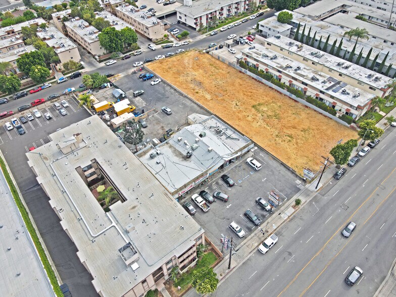 More Photos Of 20160 Roscoe Blvd, Winnetka Storefront For Sale