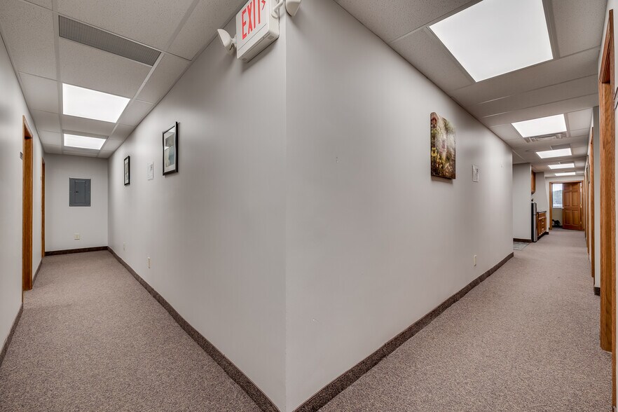 More Photos Of 4205 Lancaster Ln N, Plymouth Office For Sale