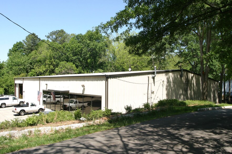 More Photos Of 911 Montreal Rd, Clarkston Industrial For Sale