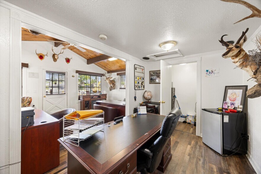 More Photos Of 5826 SE 82nd Ave, Portland Auto Dealership For Sale