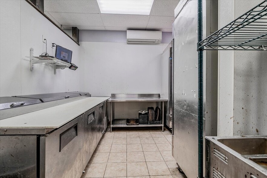 More Photos Of 3404 Main St, Homestead Storefront For Sale