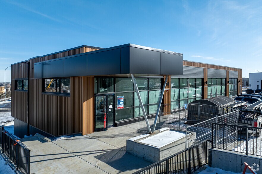 More Photos Of 230 Sage Hill Blvd NW, Calgary Unknown For Lease