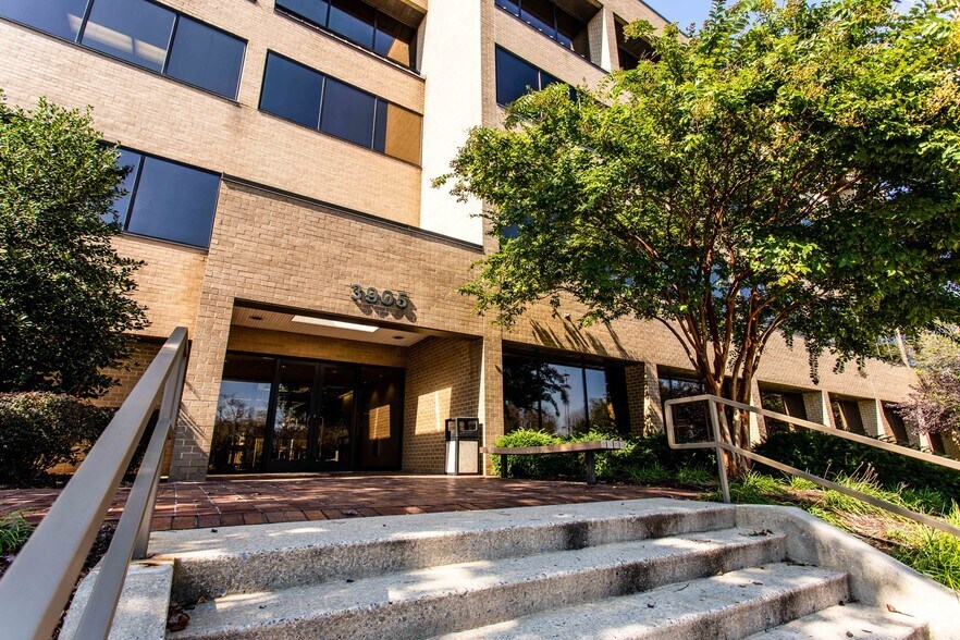 More Photos Of 3905 National Dr, Burtonsville Office For Lease
