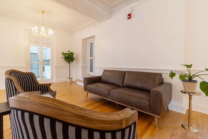 More Photos Of 901-907 West St, Pittsburgh Office Residential For Lease