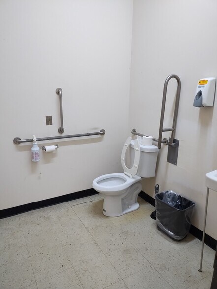 More Photos Of 4310-4328 Main St, Bridgeport Storefront For Lease