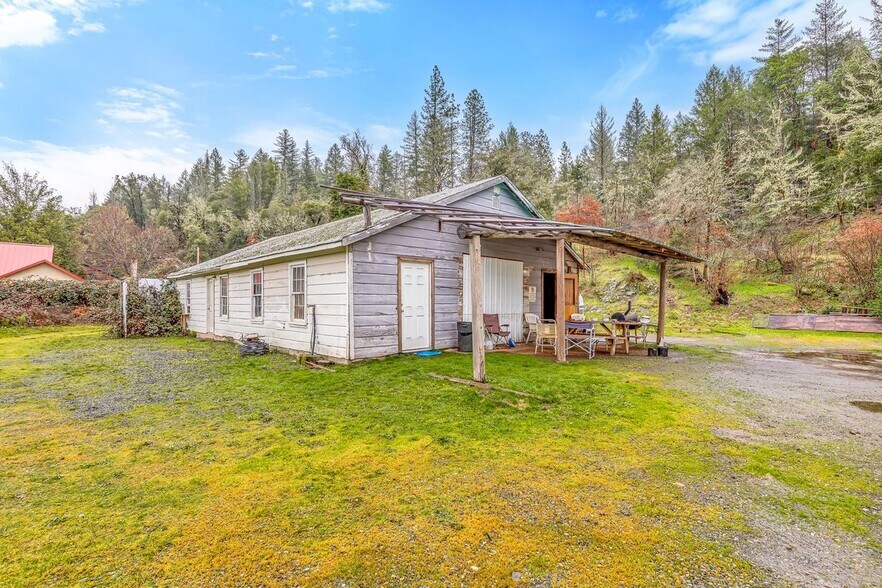 More Photos Of 18097 Redwood Hwy, Selma Restaurant For Sale