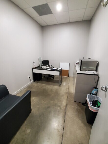 More Photos Of 4312 Republic Ct, Concord Warehouse For Lease