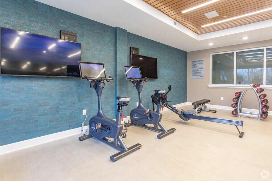 More Photos Of 301 Continental Pkwy, Newport News Apartments For Sale